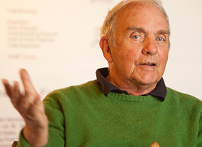 buechner-gesturing-295x215